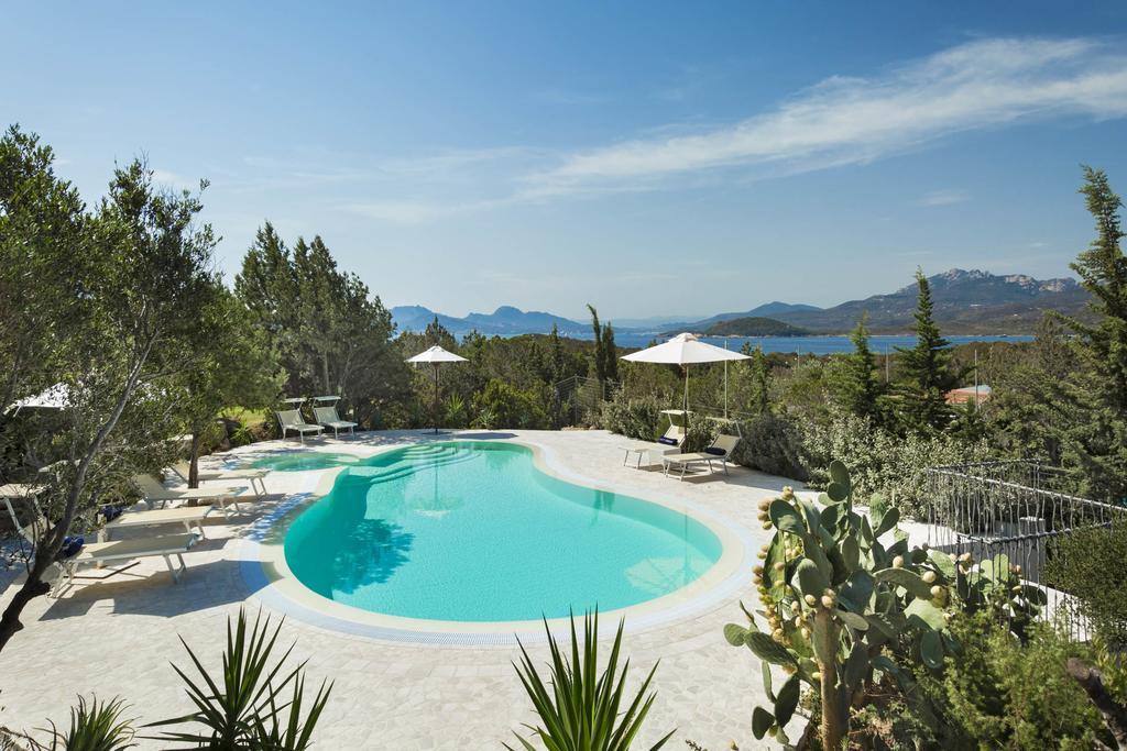 Appartamento con 3 Camere da Letto e Vista Mare (4 Adulti + 2 Bambini)